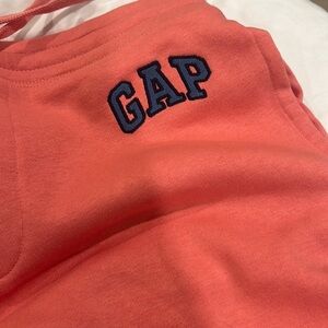 Gap medium men’s sweatpants